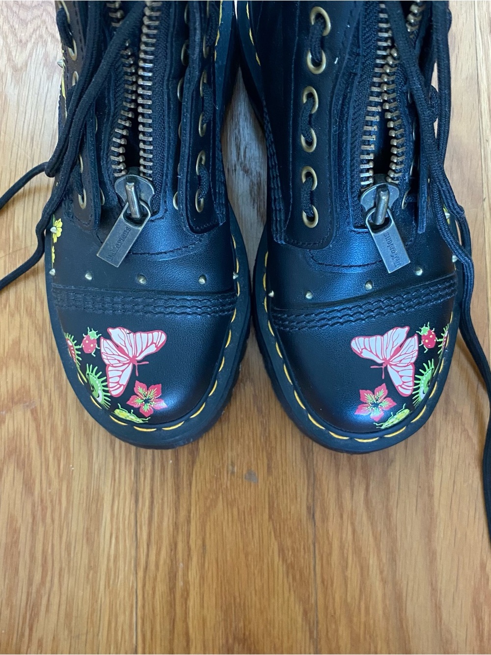 Limited Edition Dr. Martens Venus Fly Trap Boots, EU 38 / US 7, NWOT - Picture 6 of 9